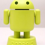 [Video] Putziger Android-Roboter mit dem Smartphone ferngesteuert
