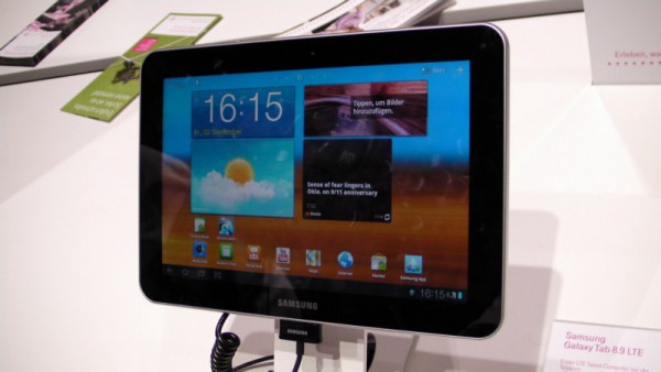 Samsung Galaxy Tab 8.9 LTE (1)