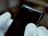 Video: Wie wird ein Nokia N9 hergestellt?
