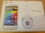 HTC Sensation XL ausgepackt