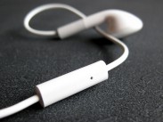 Lautstärketaste des Headset lässt sich als Auslöser beim iPhone nutzen Lautstärketaste des Headset lässt sich als Auslöser beim iPhone nutzen