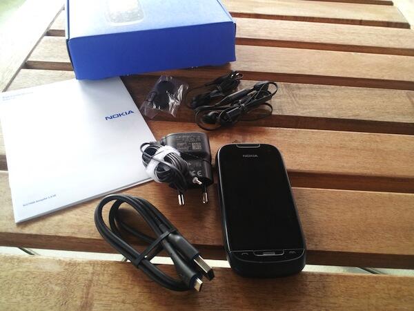 Nokia 701 Lieferumfang
