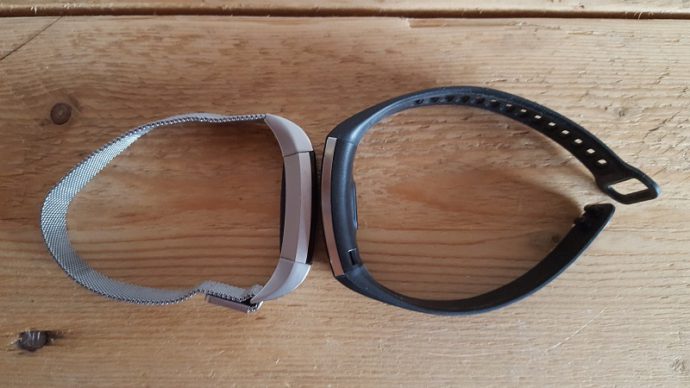 Fitbit Alta Hr Huawei Band 2 Pro Seitenansicht