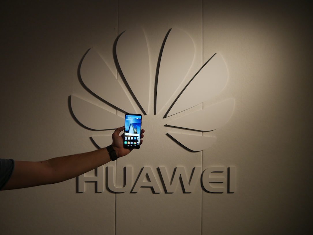 Huawei Mate Logo Header