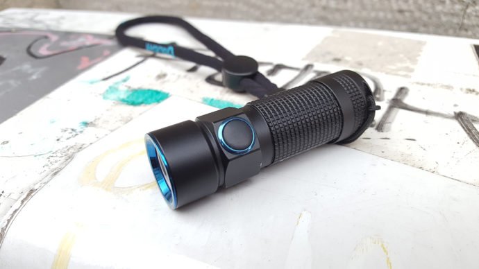 Olight S1r Baton Turbos Knopf