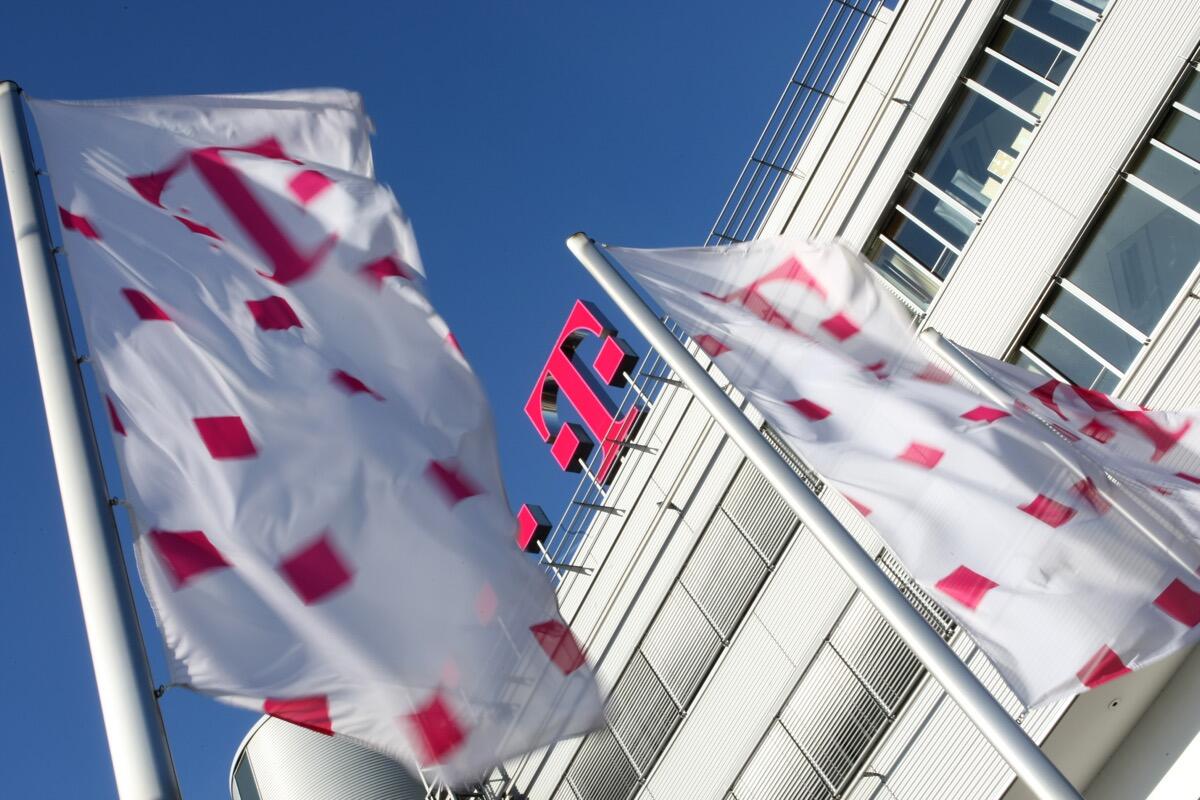 Deutsche Telekom Logo Header