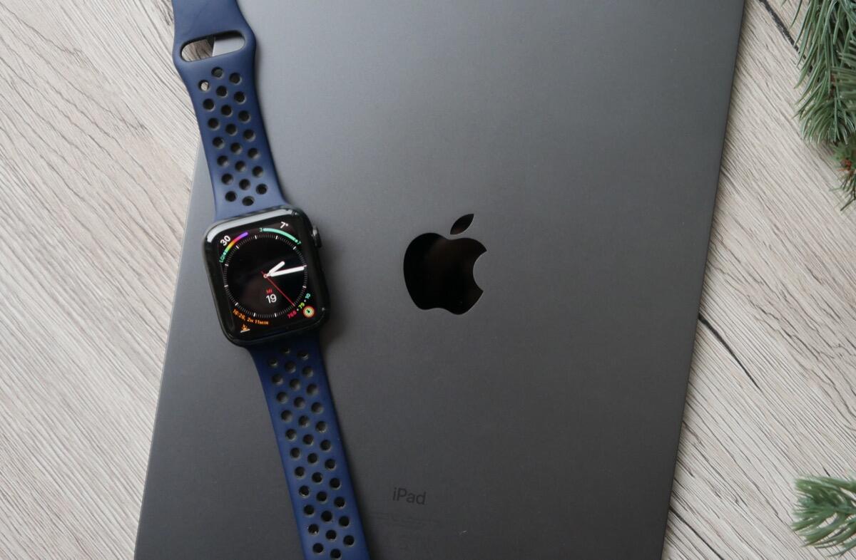 Apple Watch Ipad Header