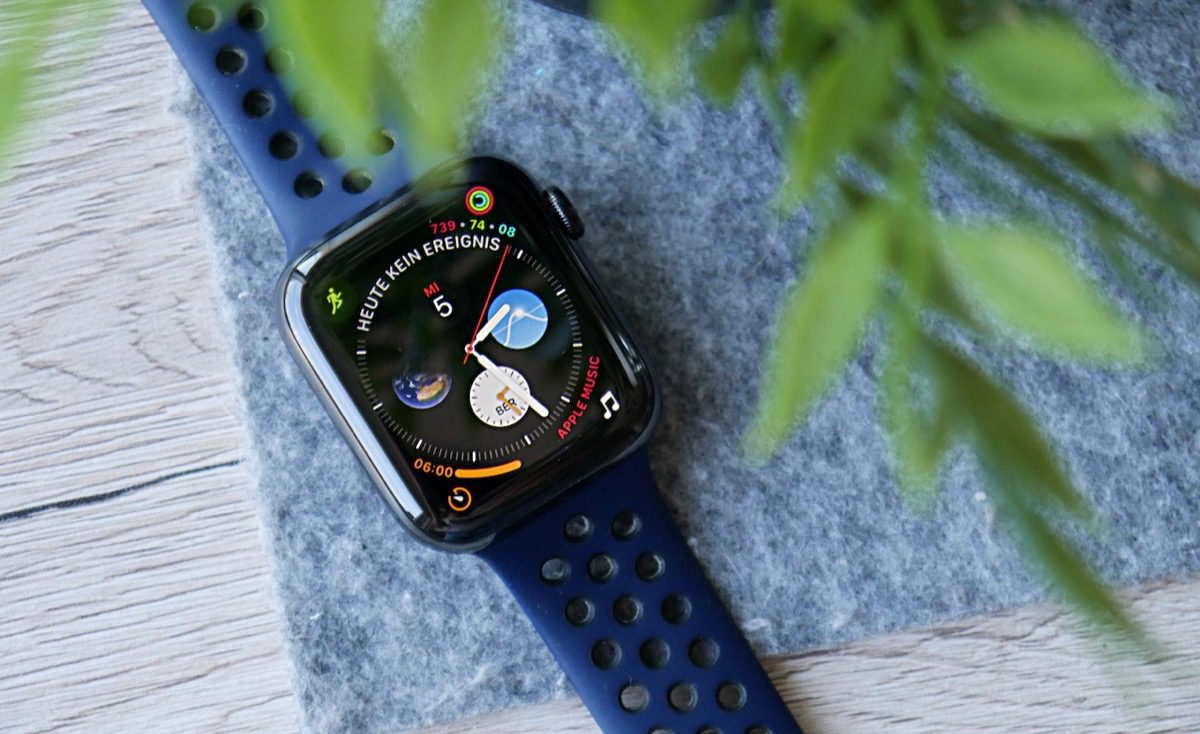 Apple Watch Series 4 Header