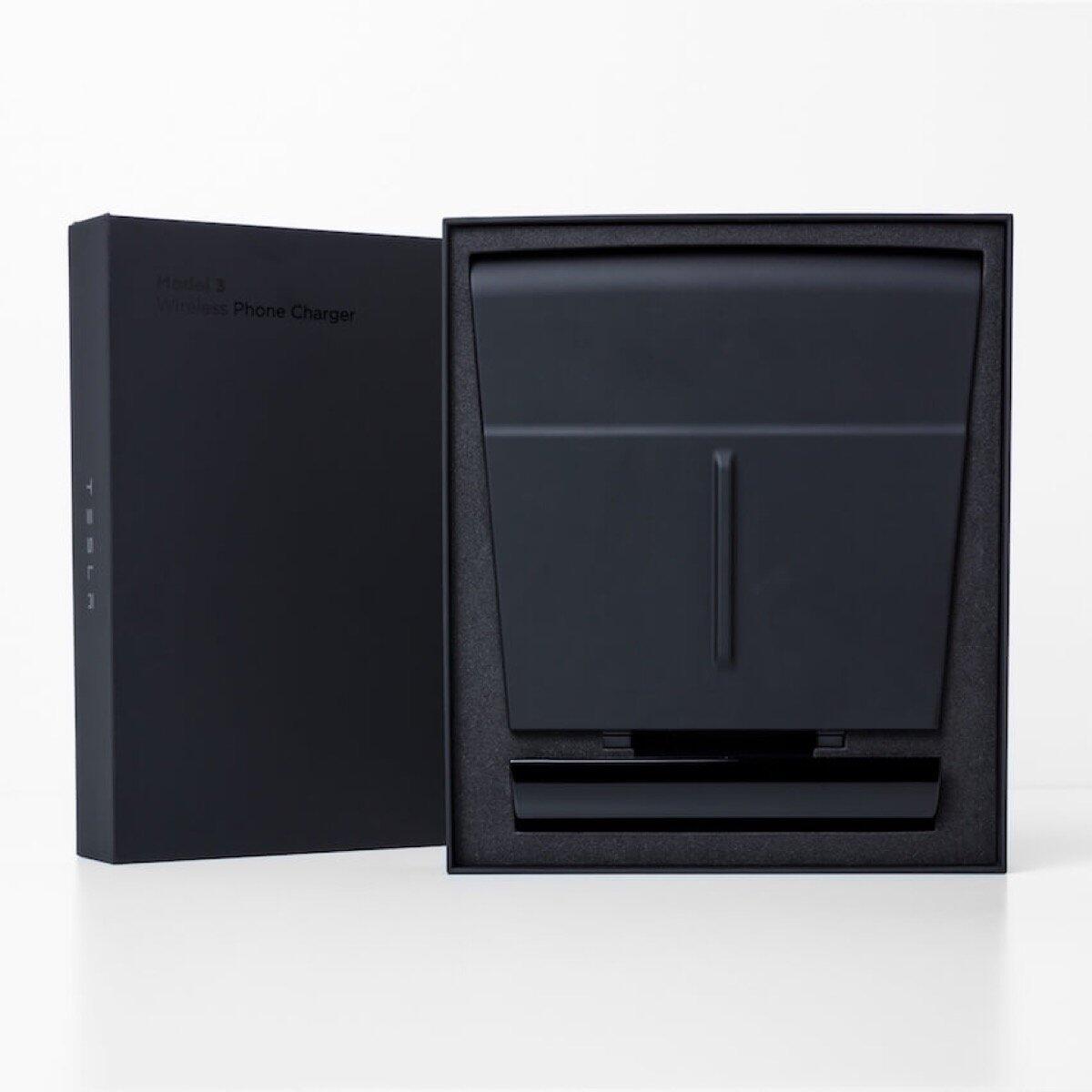 Bild › Tesla Wireless Phone Charger Model 3 Verpackung