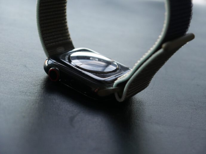 Apple Watch Series 5 Bottom