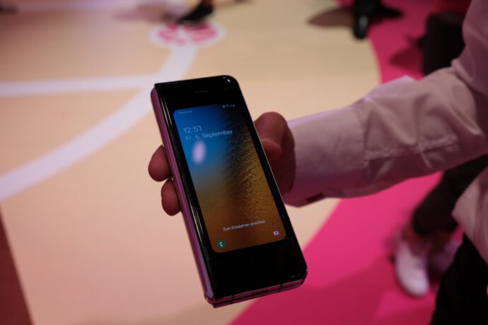 Samsung Galaxy Fold 5g 09