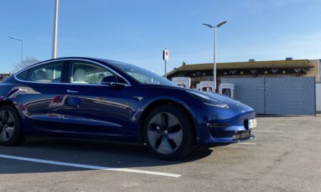 Tesla Model 3 Supercharger