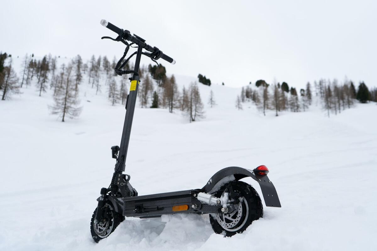 Exit Cross 2.0: IO HAWK verbessert E-Scooter