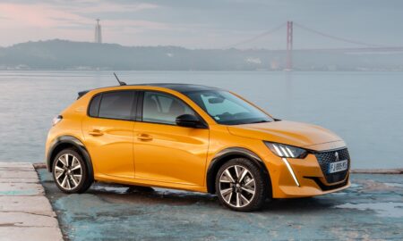 Peugeot E 208 Header