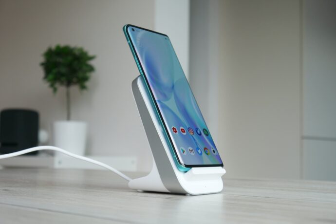 Oneplus 8 Pro Wireless Charger Test3