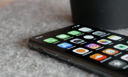 Apple Iphone 11 Pro Tisch