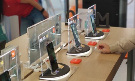 Xiaomi Smartphones Store Header