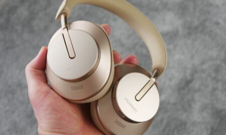 Huawei Freebuds Pro Hand