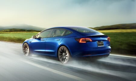 Tesla Model 3 2021 Blau Header