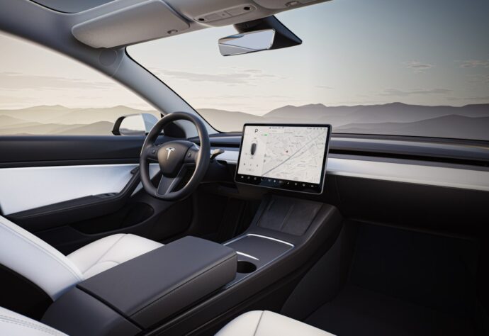 Tesla Model 3 2021 Innenraum