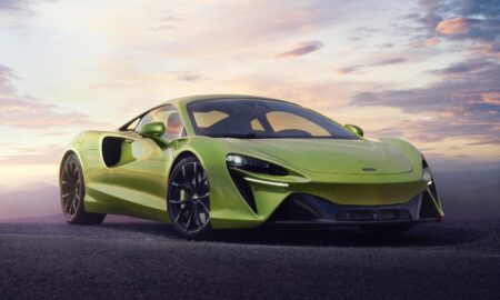 Mclaren Artura Front