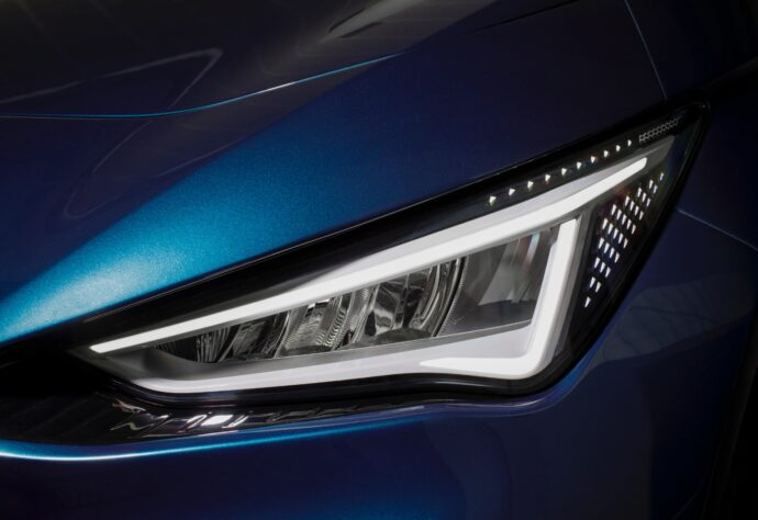 Cupra Born Teaser Licht