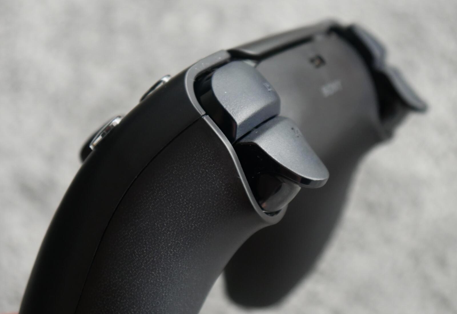 Bild › Playstation 5 Dualsense Schwarz Detail5