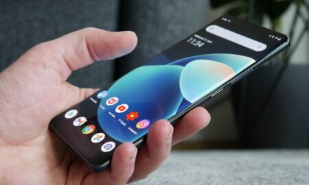 Vivo X60 Pro Hand
