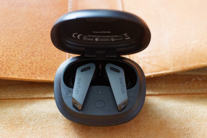 Earfun Air Pro Case 2