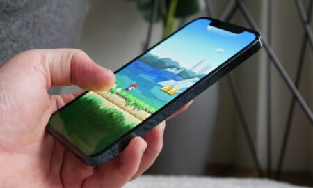 Nintendo Mario Smartphone Header