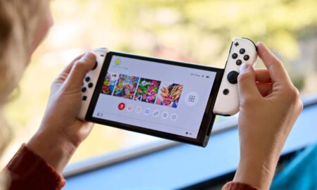 Nintendo Switch Oled 2021 Hand Header