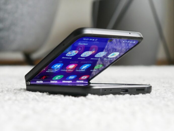 Samsung Galaxy Z Flip 3 Boden Header