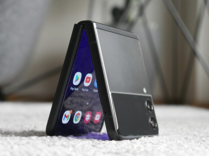 Samsung Galaxy Z Flip 3 Klapp Header