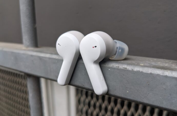 Amazfit Powerbuds Pro Buds 1