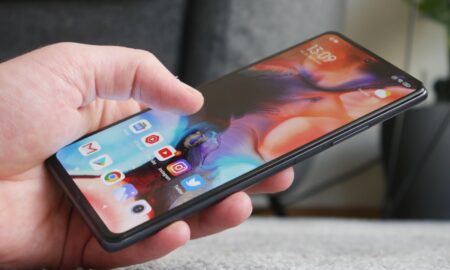 Xiaomi Mi 11t Pro Hand