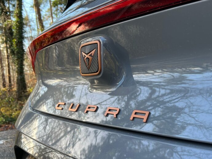 Cupra Born Logo Header