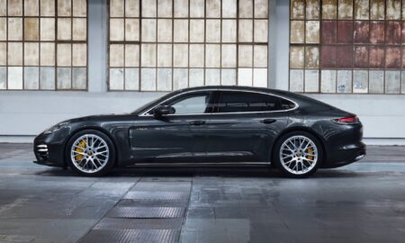 Porsche Panamera Header