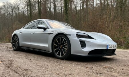 Porsche Taycan 2021 Front