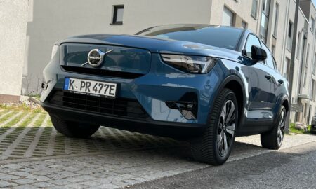 Volvo C40 Recharge Front Blau
