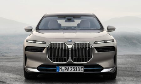 Bmw I7 Header