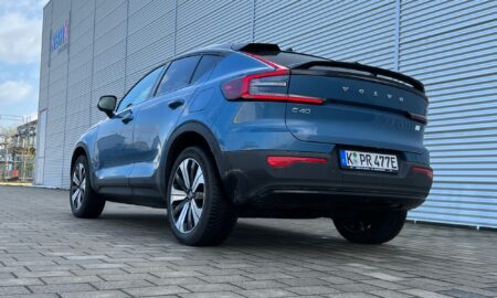 Volvo C40 Recharge Heck Header