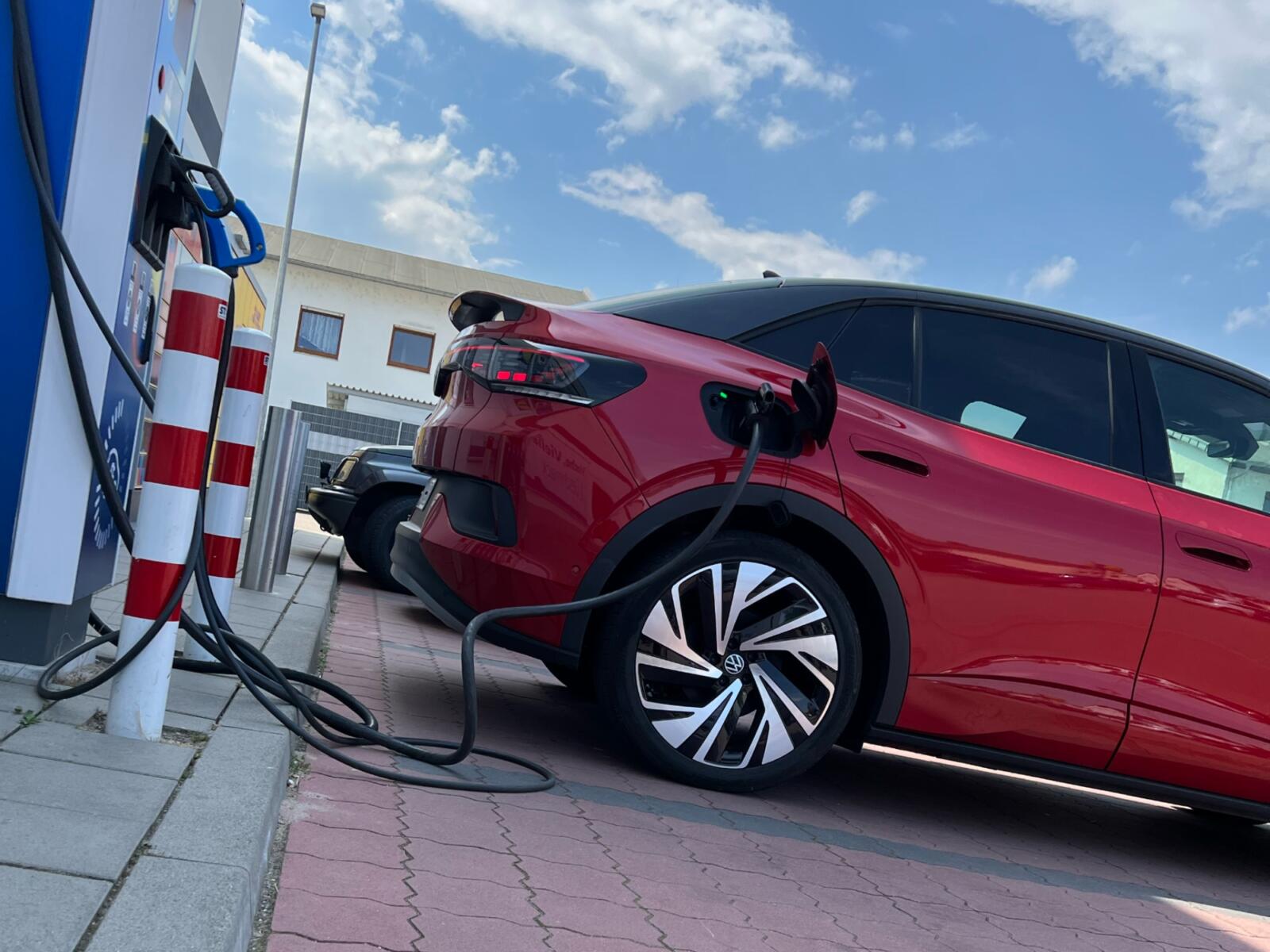 Elektroautos-besser-als-gedacht-Neue-Studie-l-sst-Verbrenner-alt-aussehen