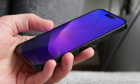 Apple Iphone 14 Pro Hand