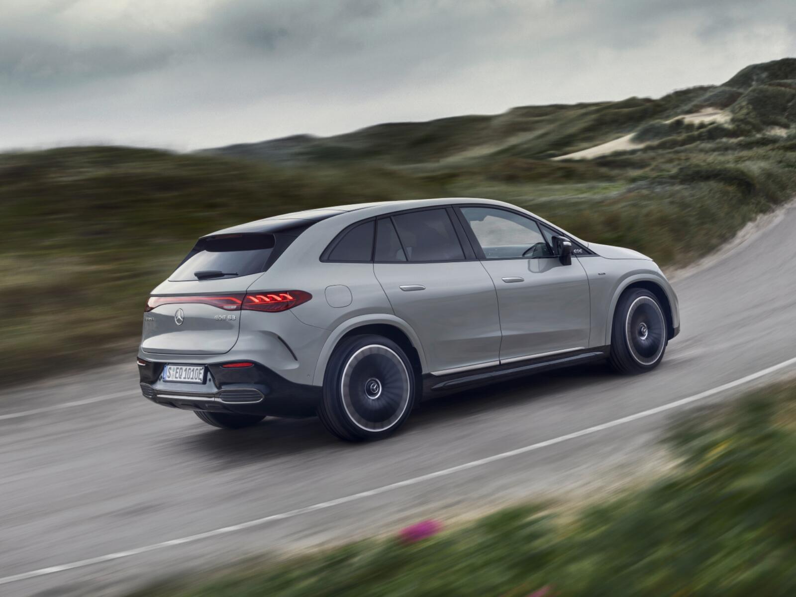 Das ElektroQuartett steht MercedesBenz EQE SUV ist offiziell