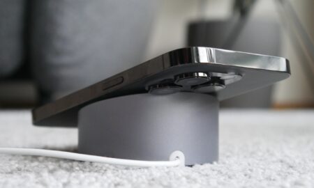 Apple Magsafe Dock Mit Iphone Back