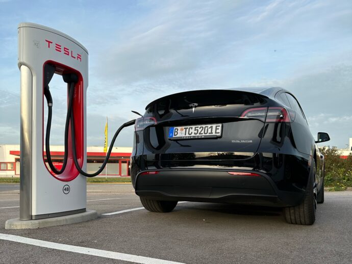 Tesla Model Y Performance Supercharger