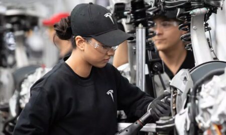 Tesla Produktion Gigafactory Header