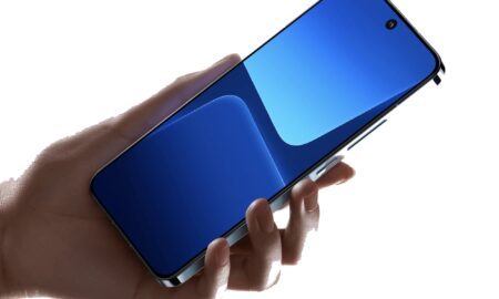 Xiaomi 13 2023 Hand