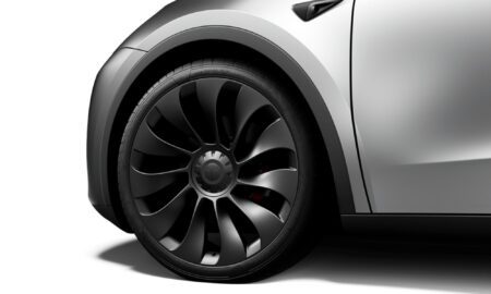 Tesla Reifen Felge Header