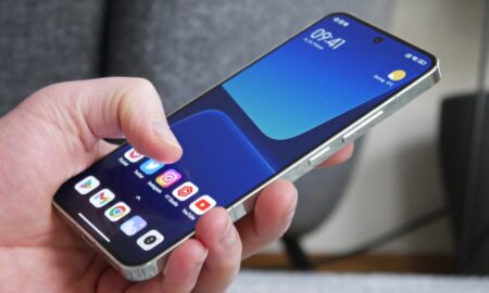 Xiaomi 13 Hand